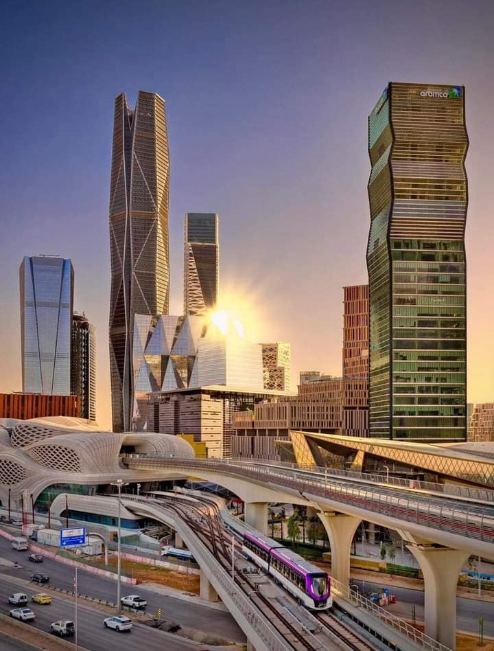 Morning: Visit the Kingdom Centre Tower Kick off your second day with a visit to the iconic Kingdom Centre Tower. Take the elevator to the Sky Bridge for breathtaking views of Riyadh’s skyline. The tower also houses a luxury shopping mall, perfect for picking up souvenirs. Afternoon: National Museum and Al-Masmak Fortress Head to the National Museum of Saudi Arabia, where you can explore exhibits showcasing the country’s history, culture, and Islamic heritage. Next, visit the Al-Masmak Fortress, a historic clay and mud-brick structure that played a pivotal role in the unification of Saudi Arabia. Evening: Al-Bujairi Terrace Spend your evening at Al-Bujairi Terrace, a vibrant dining and entertainment hub near Diriyah. Enjoy traditional Saudi cuisine at one of the many restaurants while soaking in the lively atmosphere.