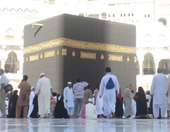 🕋 Best Umrah Package – 8 Nights / 9 Days (Makkah & Madinah)